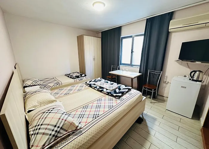 Urban Life Tirana- Economy Herberg